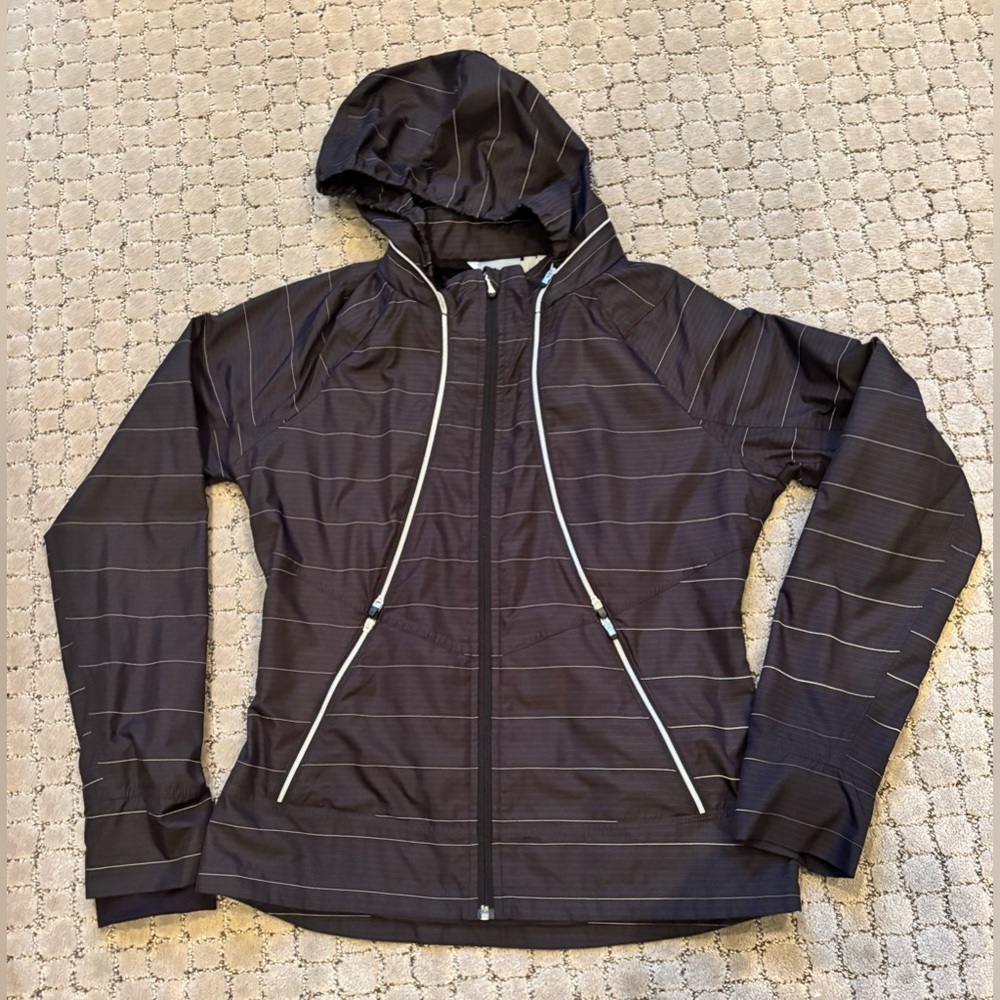Athleta Wind/Rain jacket light weight with hood